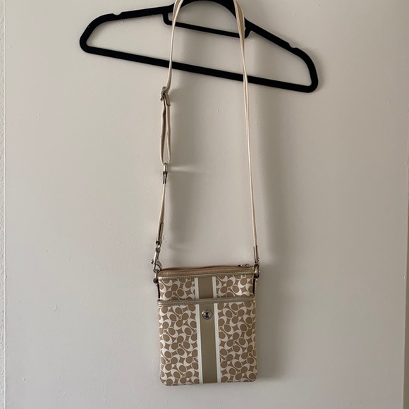 Small Vintage Coach Bag - Picture 3 of 7